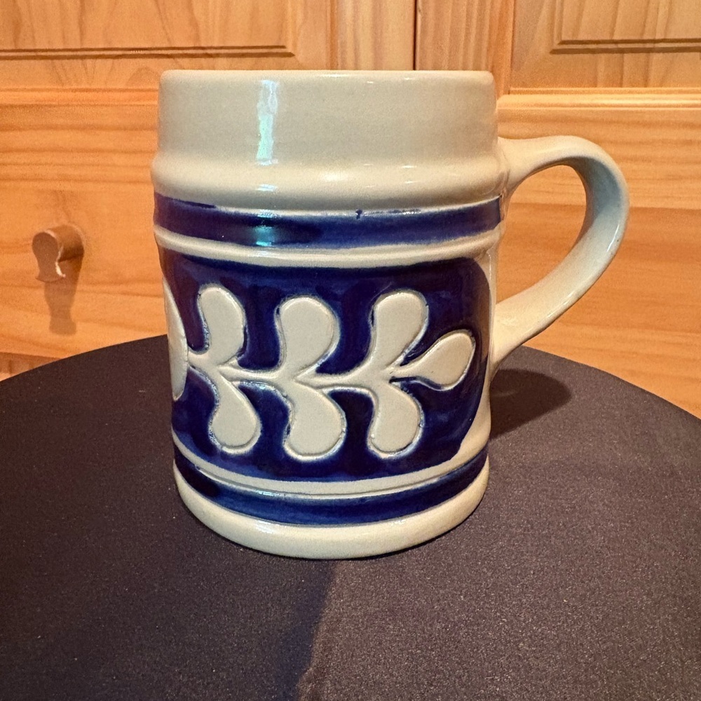 Williamsburg Pottery Salt-Glazed Stoneware Mug